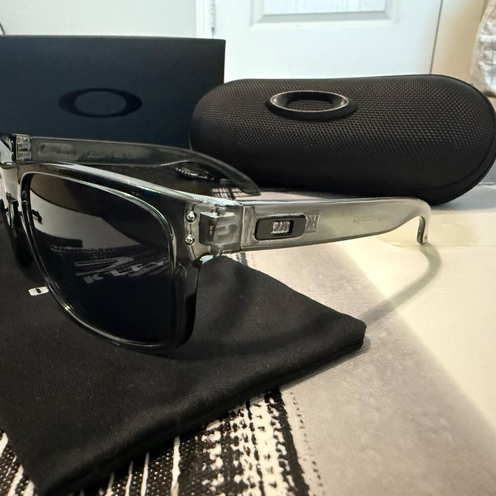 OO9102 Oakley Holbrook Smoke Gray Sunglasses - Picture 2 of 8